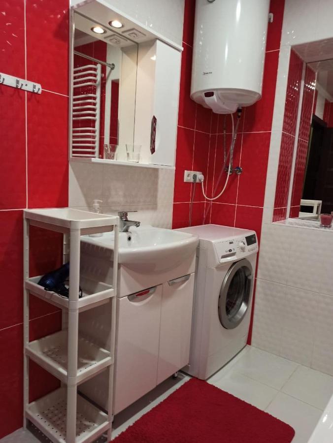 Квартира В Самом Центре Wi-Fi Appartement Tsjernivsi Buitenkant foto