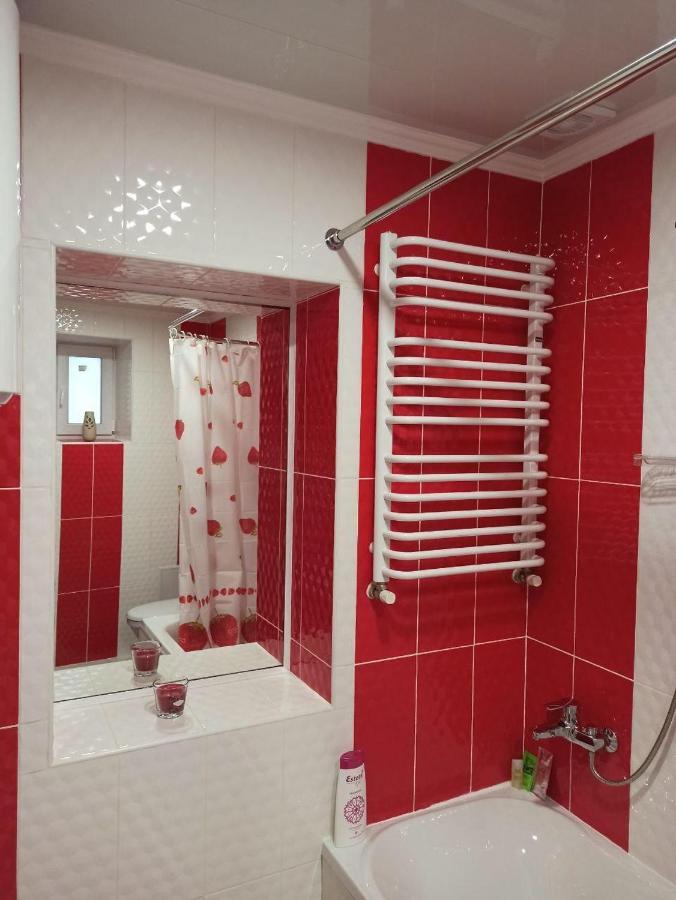 Квартира В Самом Центре Wi-Fi Appartement Tsjernivsi Buitenkant foto