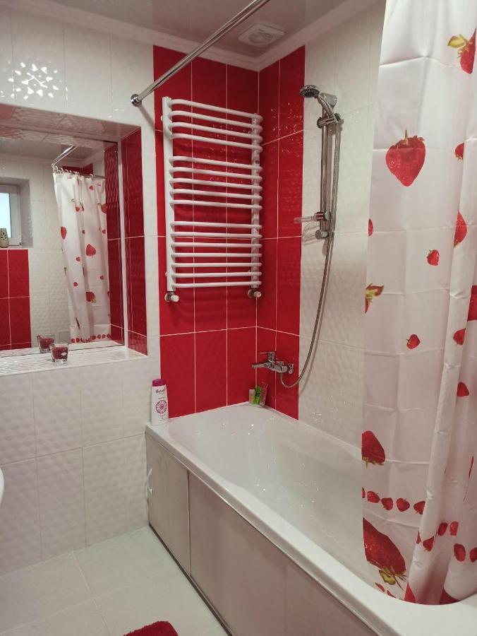 Квартира В Самом Центре Wi-Fi Appartement Tsjernivsi Buitenkant foto