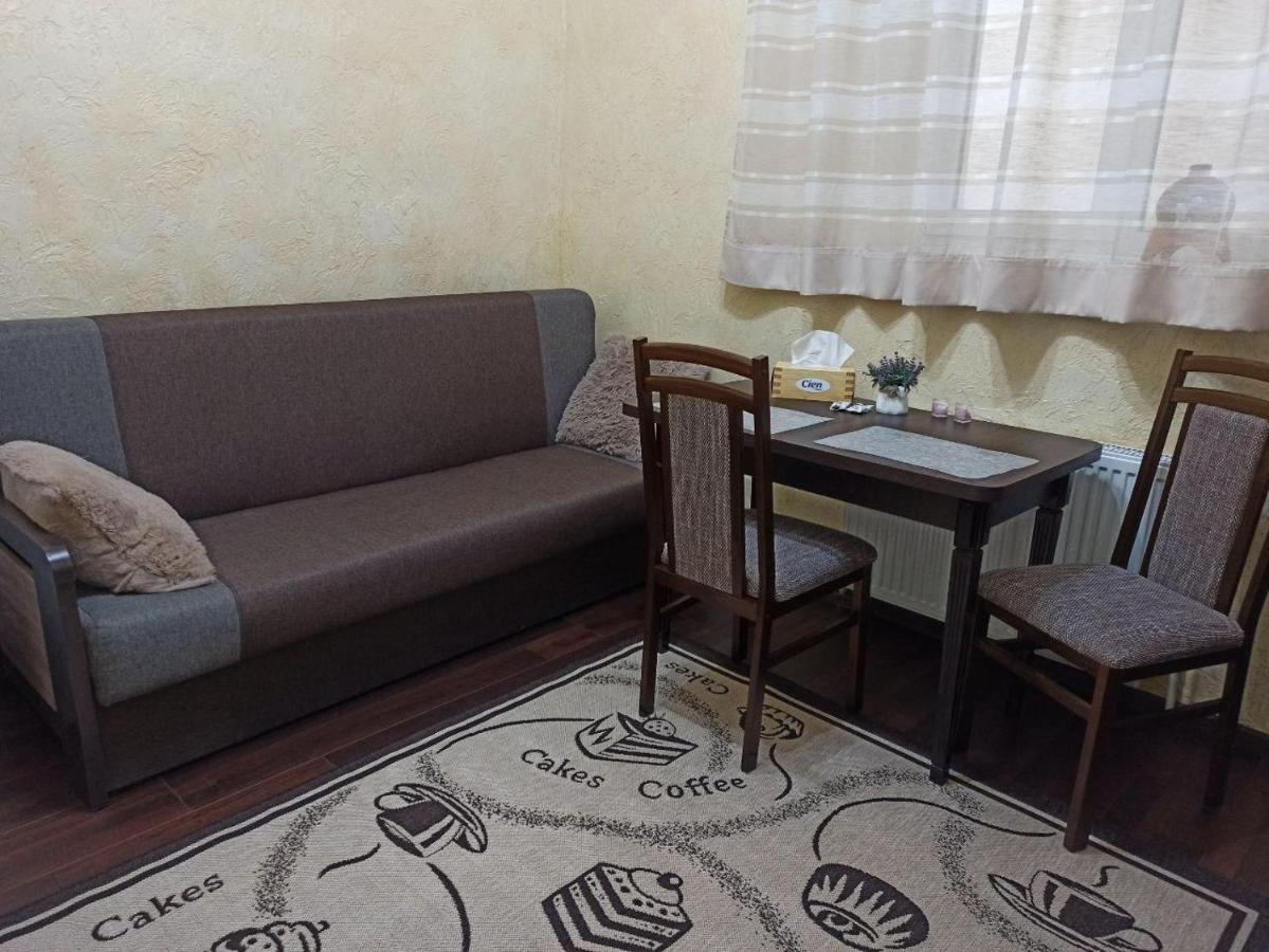 Квартира В Самом Центре Wi-Fi Appartement Tsjernivsi Buitenkant foto