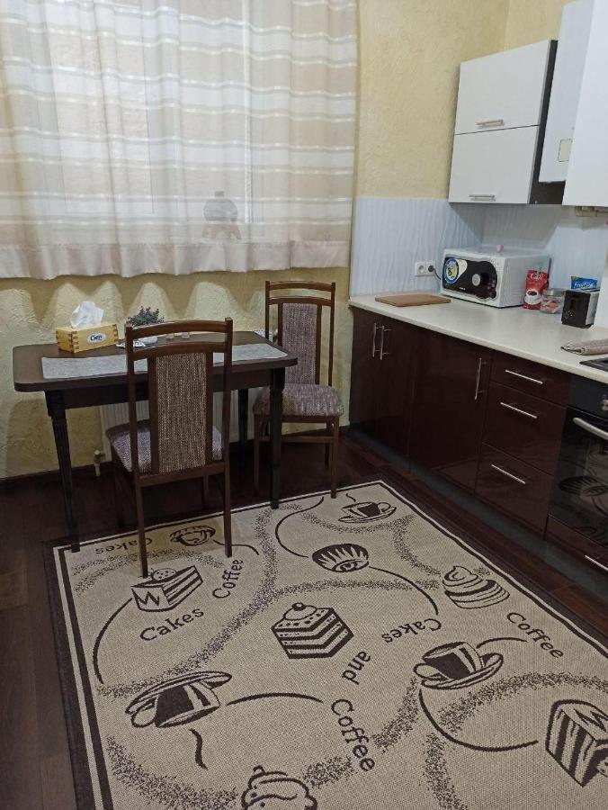 Квартира В Самом Центре Wi-Fi Appartement Tsjernivsi Buitenkant foto