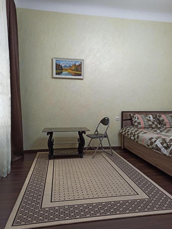 Квартира В Самом Центре Wi-Fi Appartement Tsjernivsi Buitenkant foto